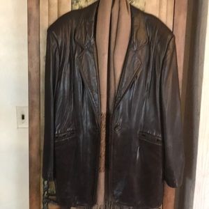 Ladies leather single button blazer.